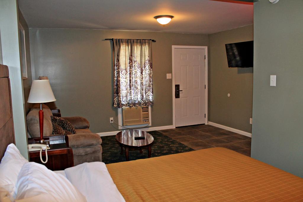 Jefferson Inn And Suites מראה חיצוני תמונה