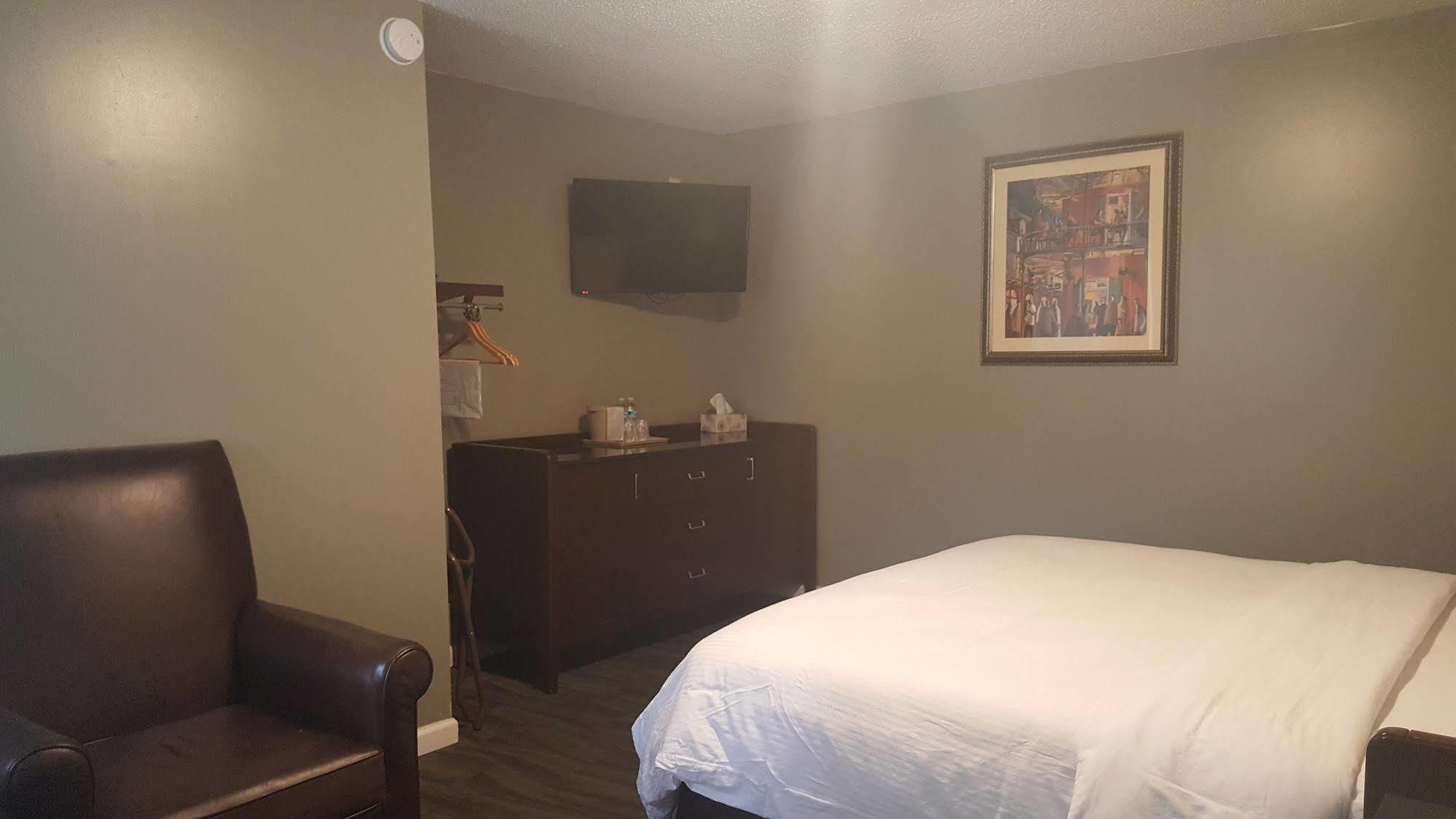 Jefferson Inn And Suites מראה חיצוני תמונה